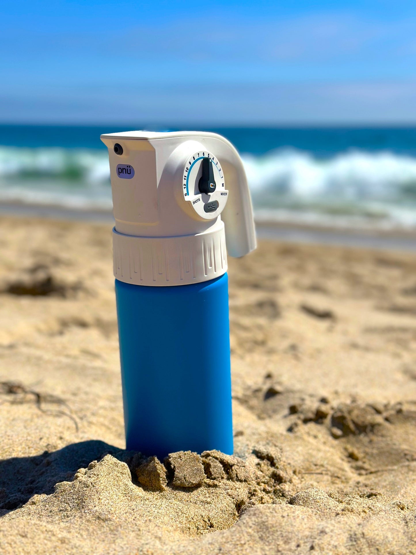 The pnümix™ Portable Drink Mixer